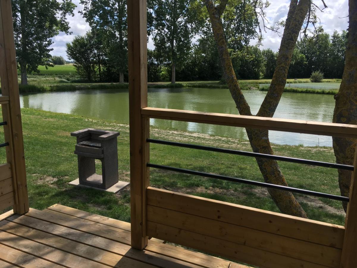 Camping La Haie Penee **** Saint-Quentin-en-Tourmont Eksteriør billede