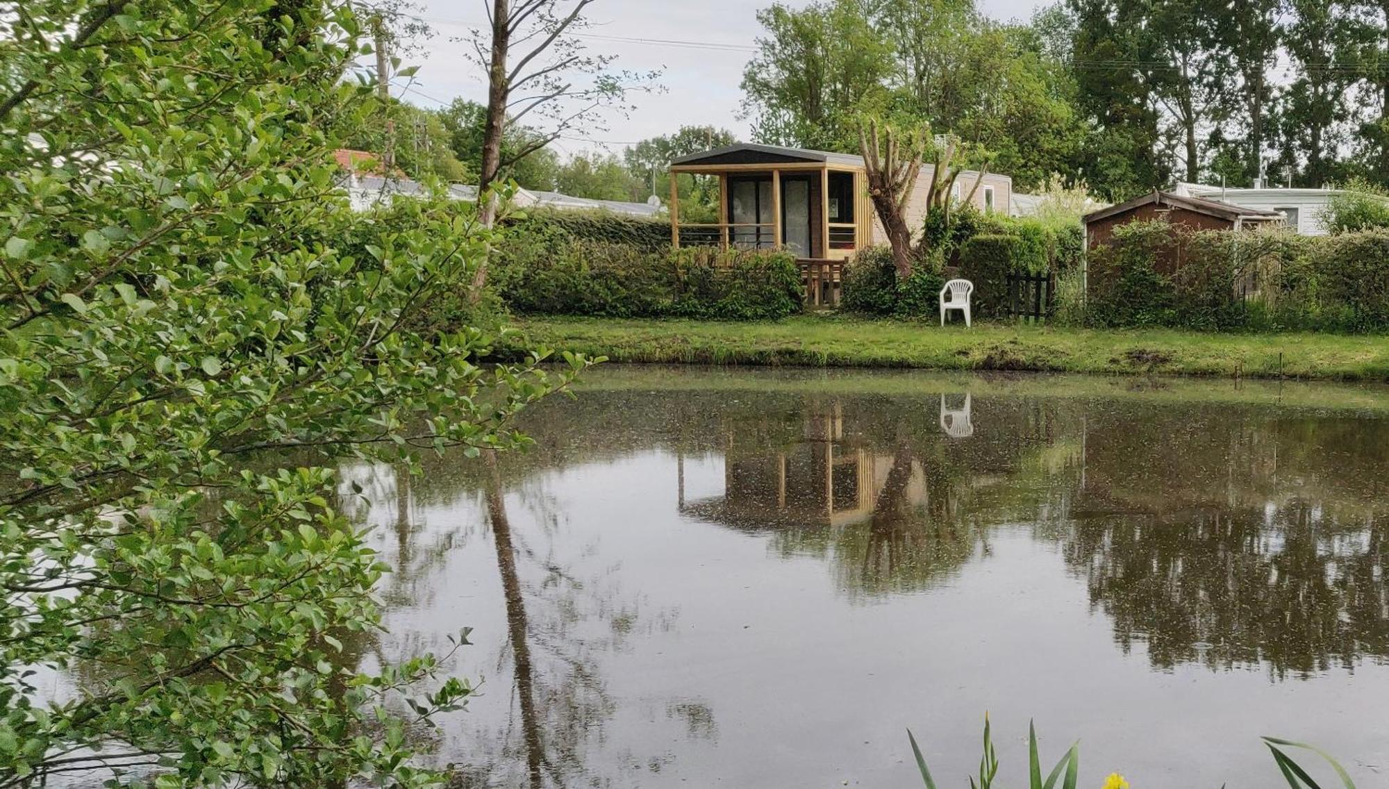 Camping La Haie Penee **** Saint-Quentin-en-Tourmont Eksteriør billede
