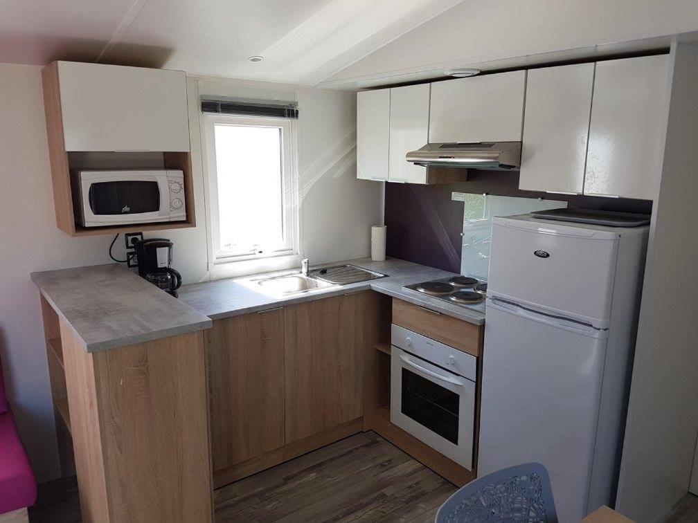 Camping La Haie Penee **** Saint-Quentin-en-Tourmont Eksteriør billede