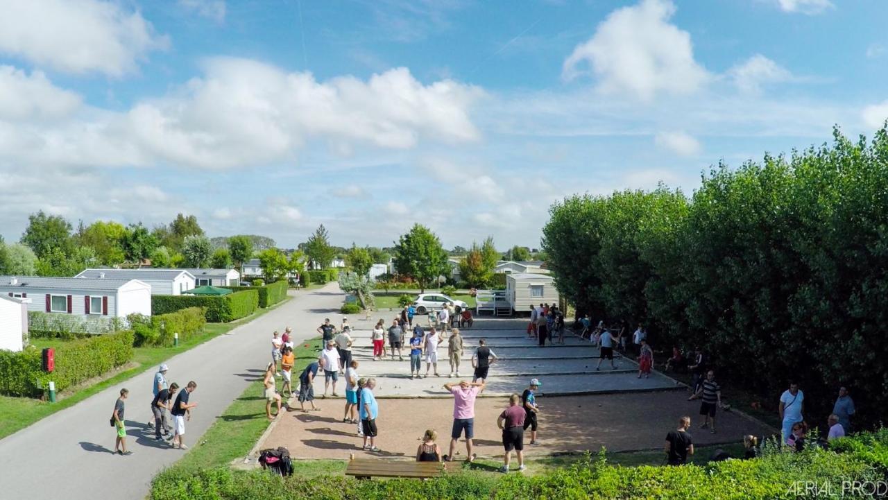 Camping La Haie Penee **** Saint-Quentin-en-Tourmont Eksteriør billede