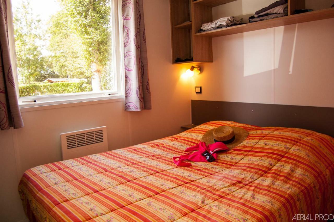 Camping La Haie Penee **** Saint-Quentin-en-Tourmont Eksteriør billede