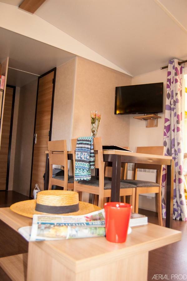 Camping La Haie Penee **** Saint-Quentin-en-Tourmont Eksteriør billede